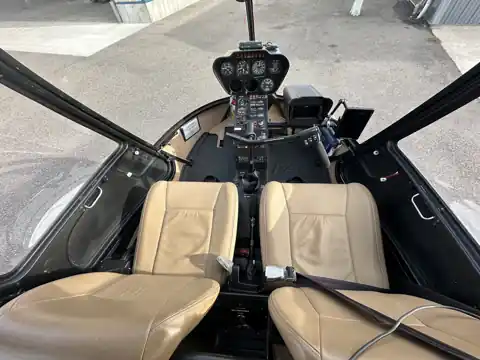 N71AF cabin and cockpit
